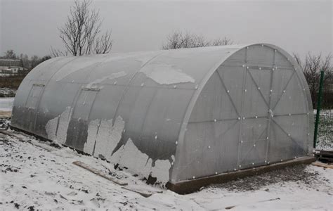 Полив и удобрение в зимней теплице